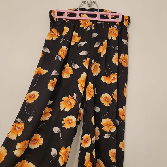 Forever21 Floral Wide Pants - Picture 3 of 5
